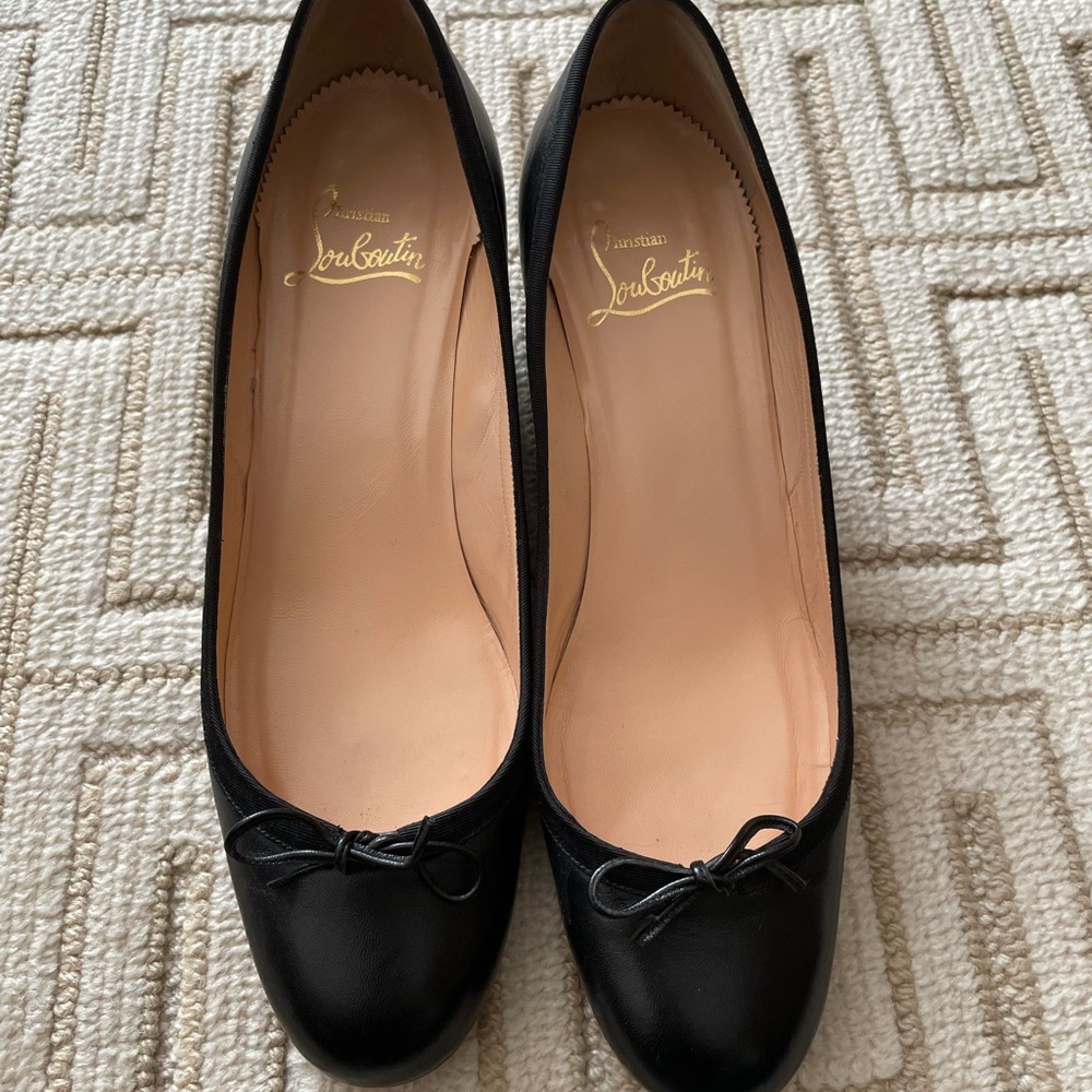christian louboutin black leather wedge with bow